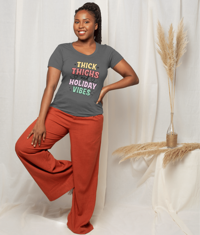 Thick Thighs and Holiday Vibes Festive – Unisex T-Shirt