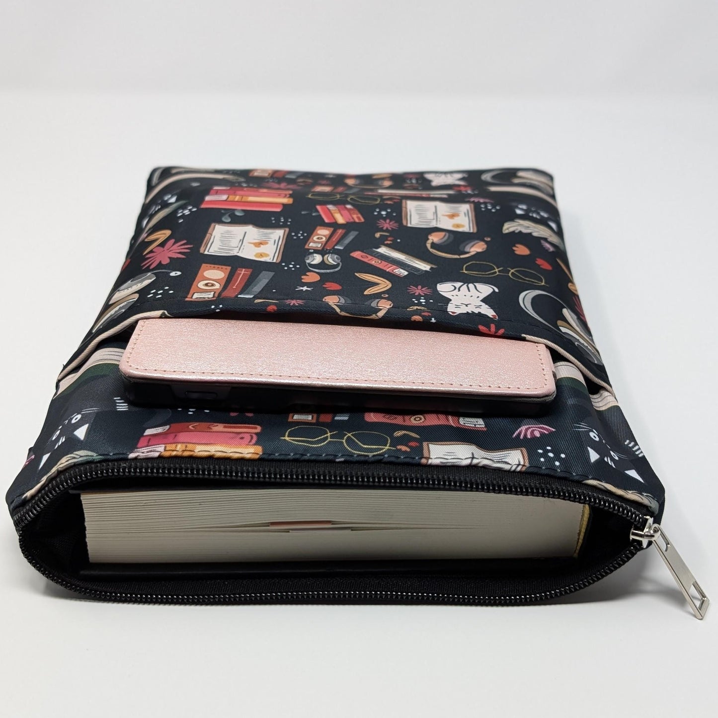 Cat & Book Print Book Sleeve: Padded Zippered Tablet Case