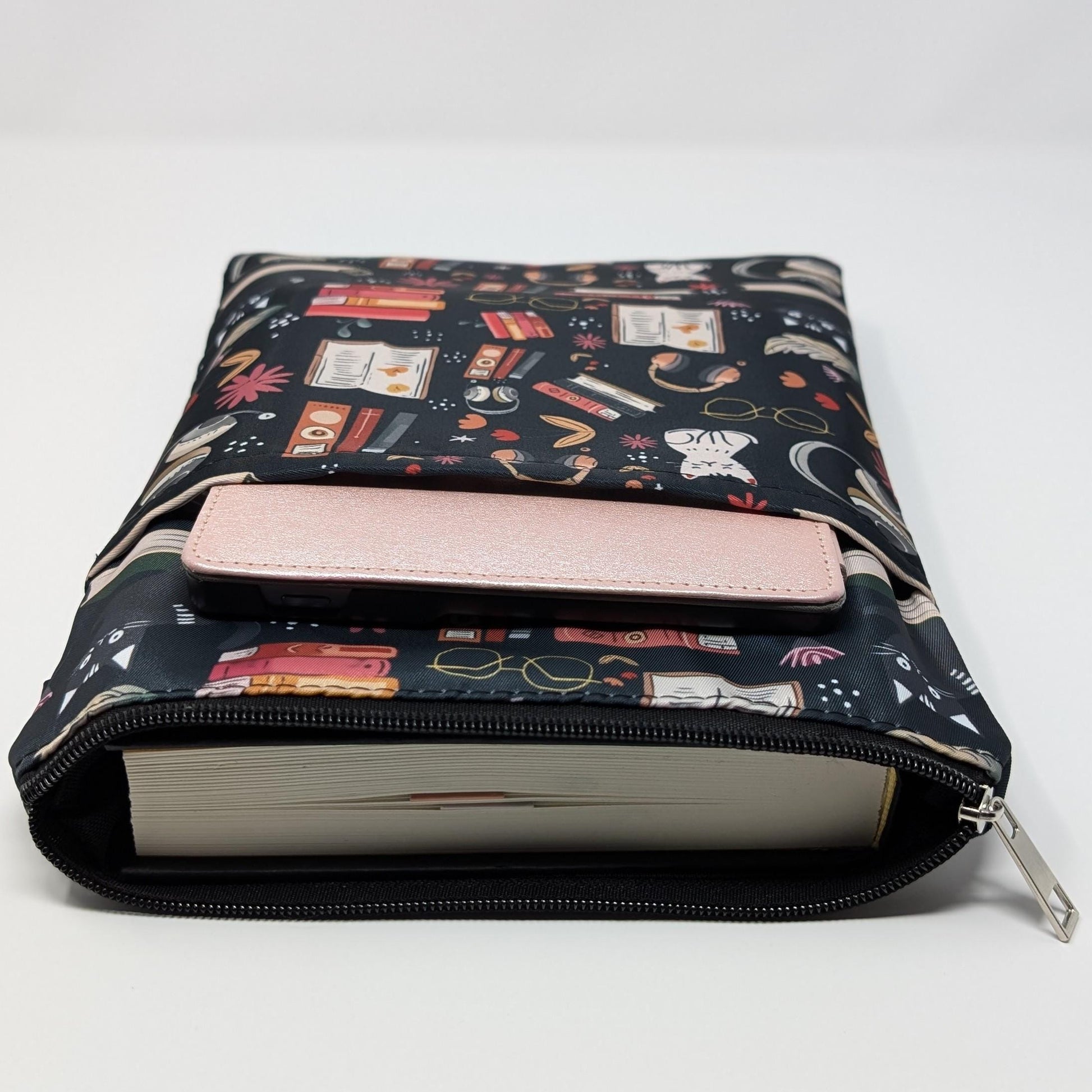 Cat & Book Print Book Sleeve: Padded Zippered Tablet Case