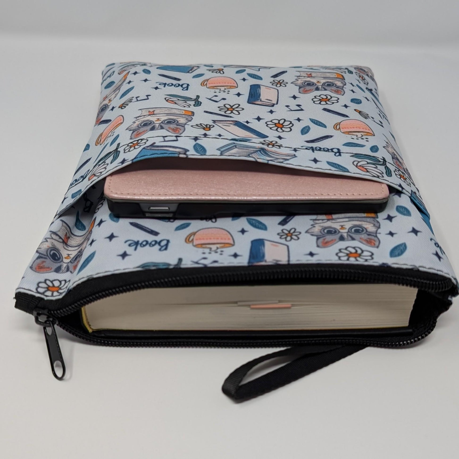 Cat Book Sleeve: Padded Zippered Cover - Reader Gift