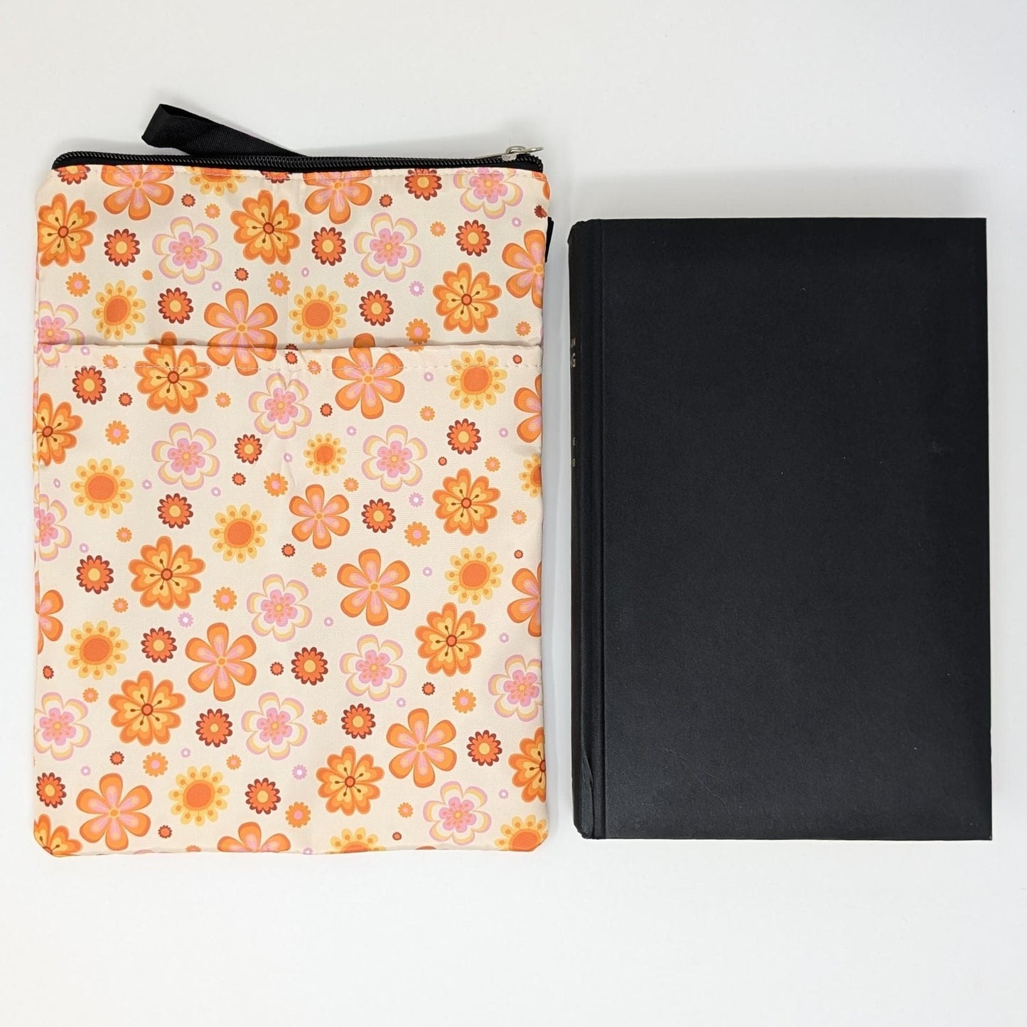 Retro Floral Book Sleeve: 70s Style Padded Book Pouch with Zipper
