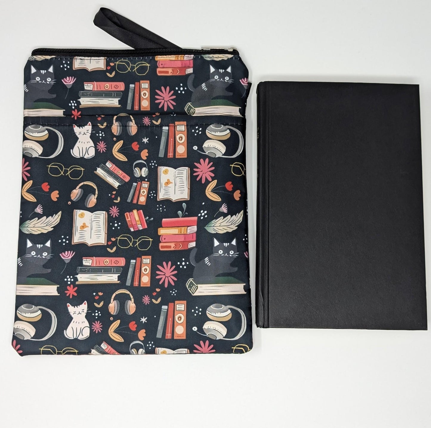 Cat & Book Print Book Sleeve: Padded Zippered Tablet Case