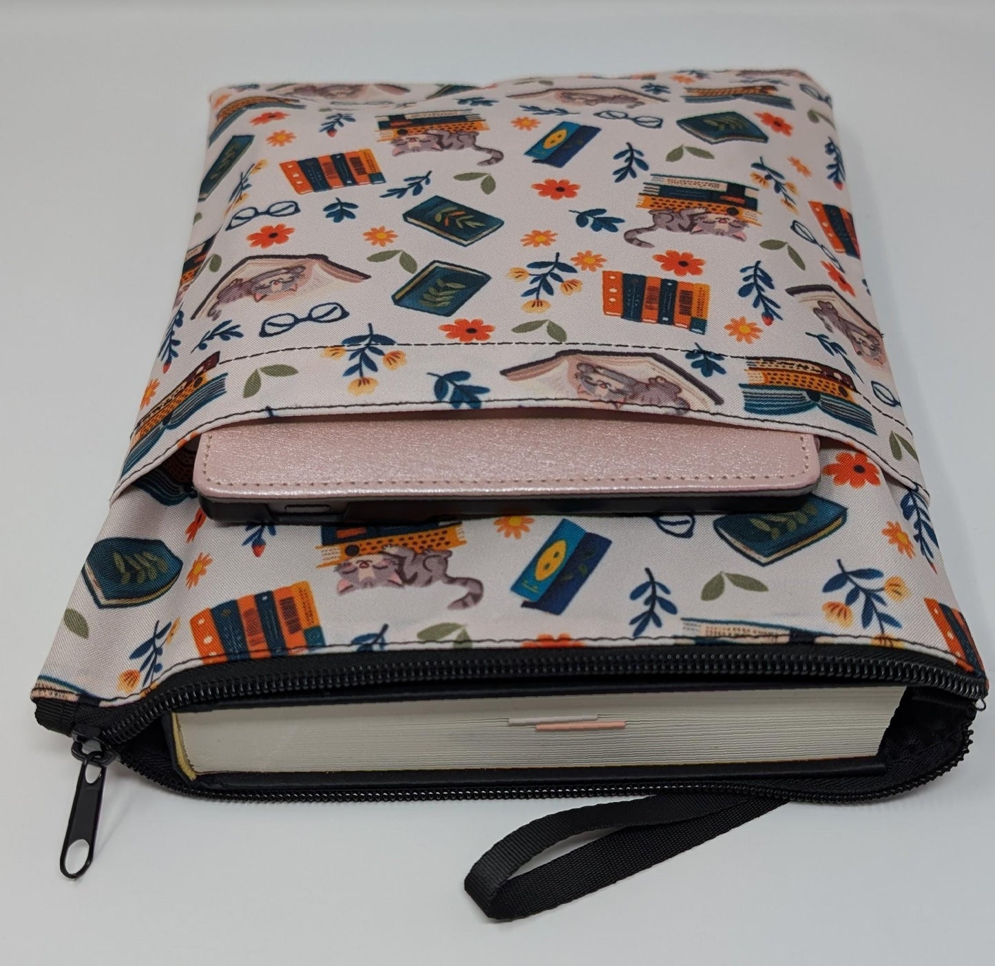 Cat Book Sleeve: Padded Zippered Cover - Reader Gift